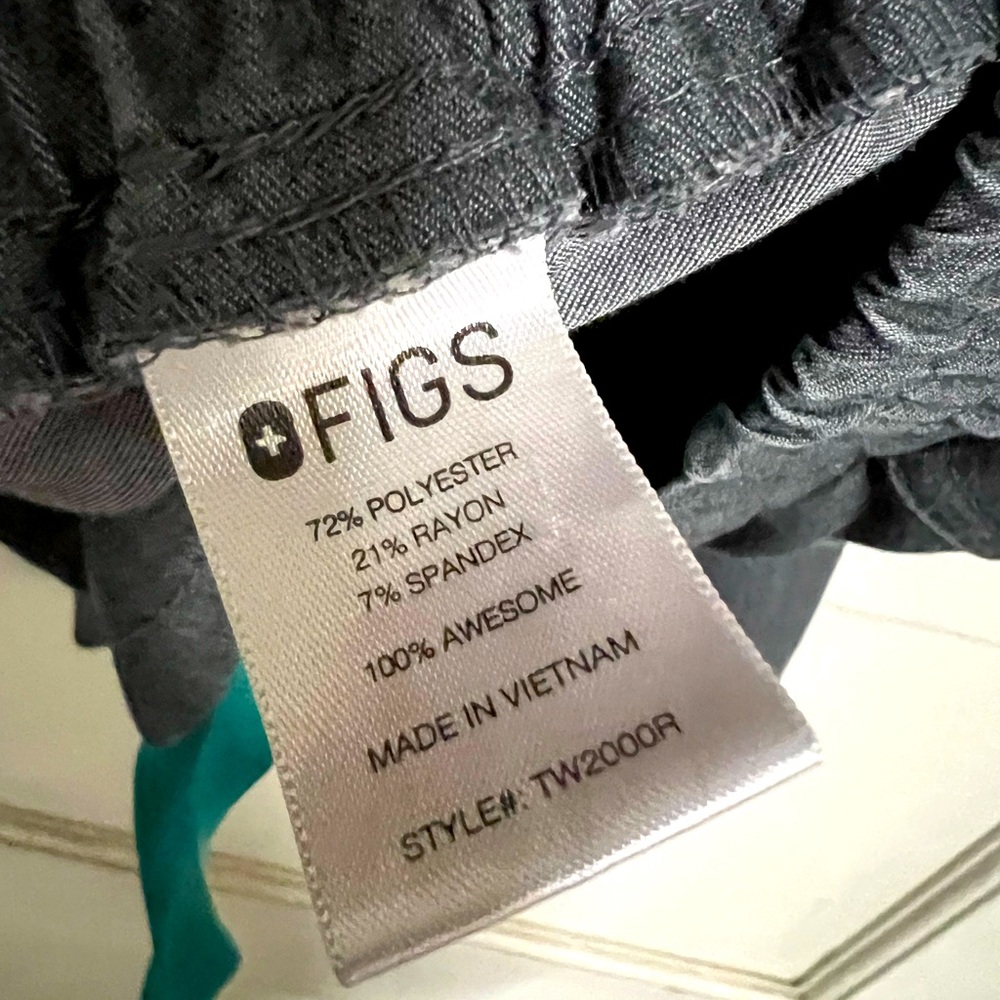 Figs Scrub Set - Picture 4 of 6